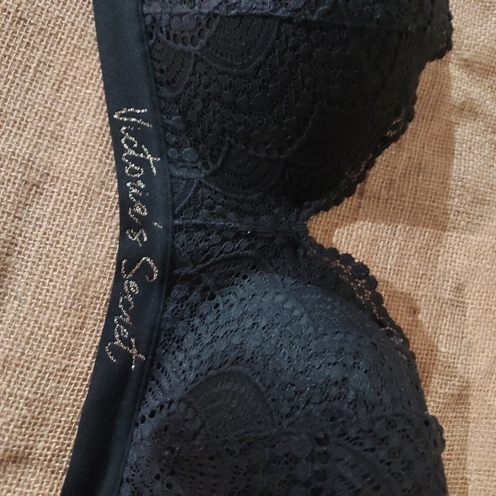 Victoria's Secret Black Lace Push-Up Bra - Picture 3 of 8